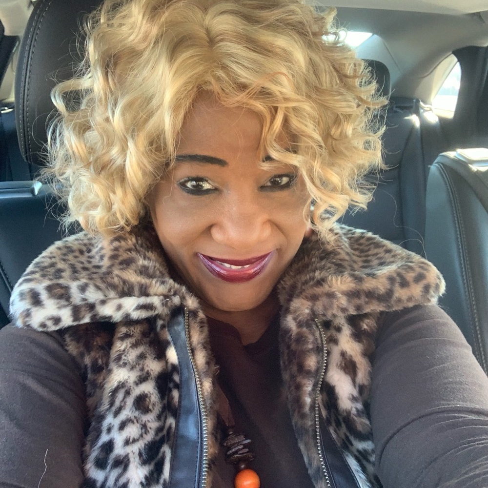 Meet your Posher, Valerie